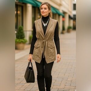 Max Jeans boho ultra soft army green cinchwaist vest. Open front/net ticking. 💚